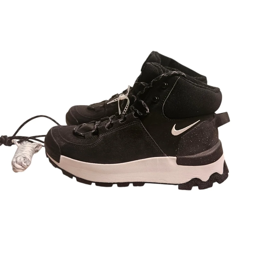 Nike Women's Black Sneakers